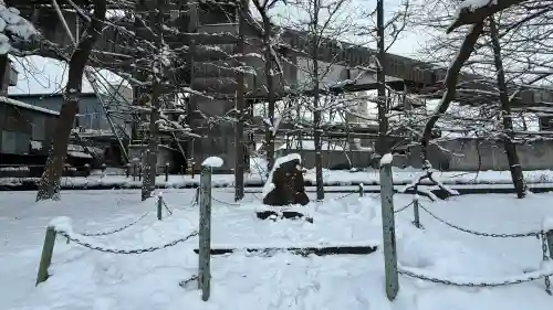 秋葉神社の{uncategorized: "未分類", other: "その他", undefined: "問題あり", building: "その他建物", grave: "お墓", sacred_gate: "鳥居", guardian: "狛犬", statue: "像", buddha: "仏像", history: "歴史", nature: "自然", garden: "庭園", animal: "動物", pagoda: "塔", temizu: "手水舎", mountain_gate: "山門・神門", sanctuary: "本殿・本堂", subordinate: "末社・摂社", art: "芸術", scenery: "景色", jizo: "地蔵", ema: "絵馬", goshuin: "御朱印", omikuji: "おみくじ", items: "授与品その他", amulet: "お守り", goshuincho: "御朱印帳", eats: "食事", festival: "お祭り", votive_dance: "神楽", shichigosan: "七五三参", wedding: "結婚式", experience: "体験その他", initially: "初詣", around: "周辺", anti_infection: "感染症対策"}