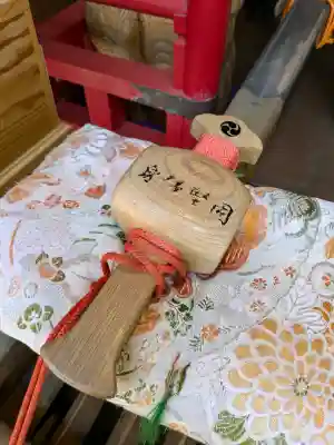 湯倉神社の{uncategorized: "未分類", other: "その他", undefined: "問題あり", building: "その他建物", grave: "お墓", sacred_gate: "鳥居", guardian: "狛犬", statue: "像", buddha: "仏像", history: "歴史", nature: "自然", garden: "庭園", animal: "動物", pagoda: "塔", temizu: "手水舎", mountain_gate: "山門・神門", sanctuary: "本殿・本堂", subordinate: "末社・摂社", art: "芸術", scenery: "景色", jizo: "地蔵", ema: "絵馬", goshuin: "御朱印", omikuji: "おみくじ", items: "授与品その他", amulet: "お守り", goshuincho: "御朱印帳", eats: "食事", festival: "お祭り", votive_dance: "神楽", shichigosan: "七五三参", wedding: "結婚式", experience: "体験その他", initially: "初詣", around: "周辺", anti_infection: "感染症対策"}