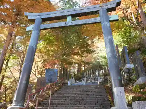 武蔵御嶽神社の鳥居