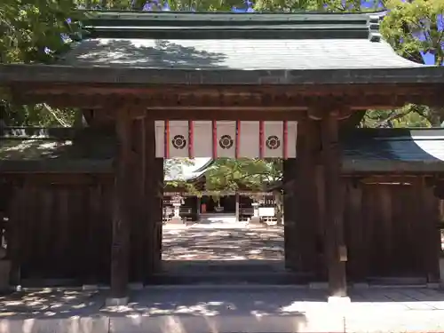 玉祖神社の山門・神門