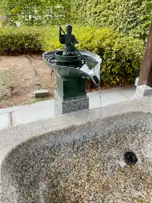 種貸社（住吉大社末社）の手水舎