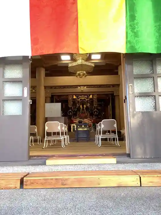 信興寺の本殿・本堂