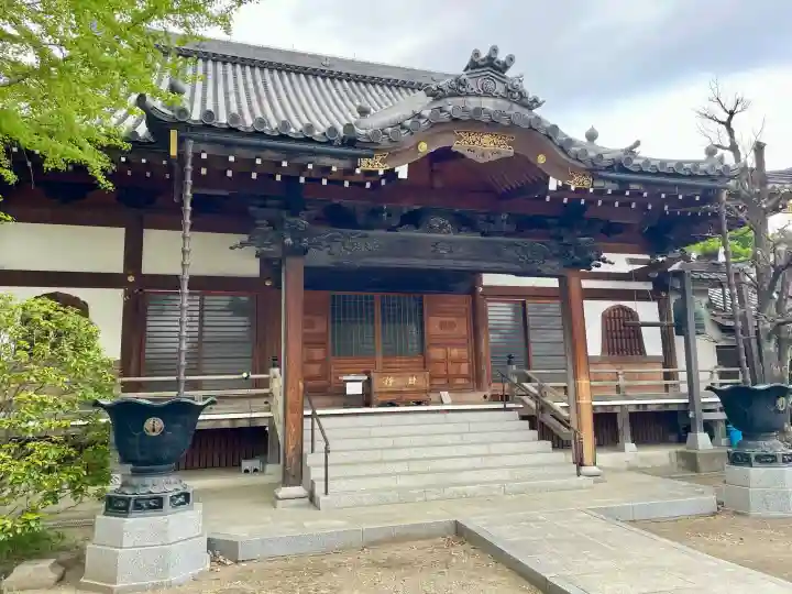 九品寺の{uncategorized: "未分類", other: "その他", undefined: "問題あり", building: "その他建物", grave: "お墓", sacred_gate: "鳥居", guardian: "狛犬", statue: "像", buddha: "仏像", history: "歴史", nature: "自然", garden: "庭園", animal: "動物", pagoda: "塔", temizu: "手水舎", mountain_gate: "山門・神門", sanctuary: "本殿・本堂", subordinate: "末社・摂社", art: "芸術", scenery: "景色", jizo: "地蔵", ema: "絵馬", goshuin: "御朱印", omikuji: "おみくじ", items: "授与品その他", amulet: "お守り", goshuincho: "御朱印帳", eats: "食事", festival: "お祭り", votive_dance: "神楽", shichigosan: "七五三参", wedding: "結婚式", experience: "体験その他", initially: "初詣", around: "周辺", anti_infection: "感染症対策"}