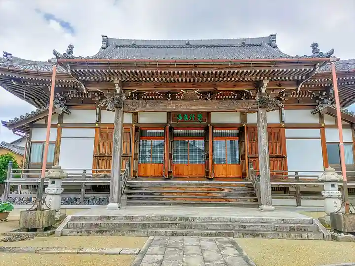 光照寺の本殿・本堂