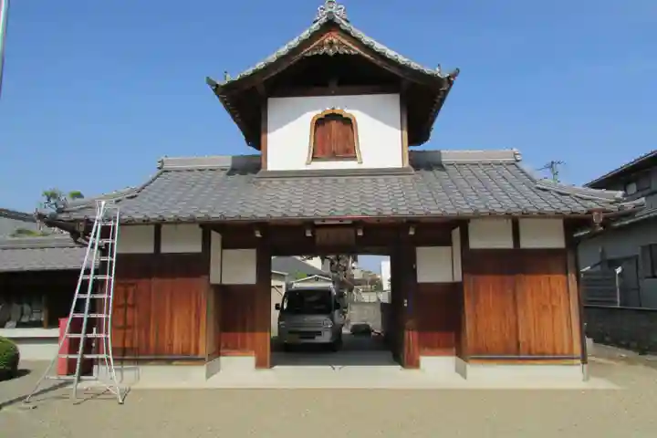 観音寺の山門・神門