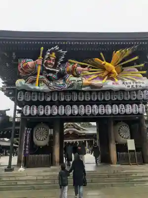 寒川神社の山門・神門