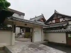 東輪寺の山門