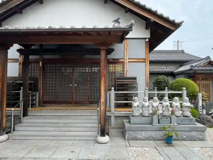 観音寺の{uncategorized: "未分類", other: "その他", undefined: "問題あり", building: "その他建物", grave: "お墓", sacred_gate: "鳥居", guardian: "狛犬", statue: "像", buddha: "仏像", history: "歴史", nature: "自然", garden: "庭園", animal: "動物", pagoda: "塔", temizu: "手水舎", mountain_gate: "山門・神門", sanctuary: "本殿・本堂", subordinate: "末社・摂社", art: "芸術", scenery: "景色", jizo: "地蔵", ema: "絵馬", goshuin: "御朱印", omikuji: "おみくじ", items: "授与品その他", amulet: "お守り", goshuincho: "御朱印帳", eats: "食事", festival: "お祭り", votive_dance: "神楽", shichigosan: "七五三参", wedding: "結婚式", experience: "体験その他", initially: "初詣", around: "周辺", anti_infection: "感染症対策"}