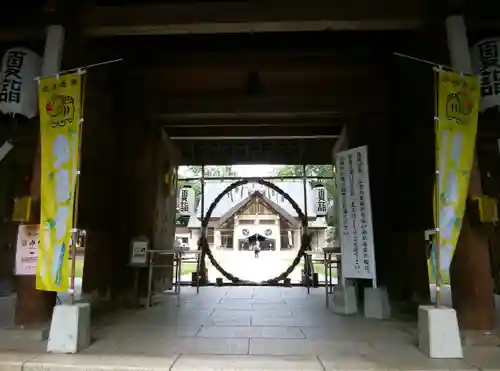 帯廣神社の山門・神門