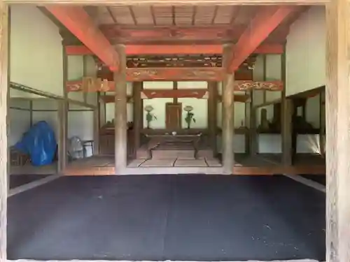 万蔵寺の本殿・本堂