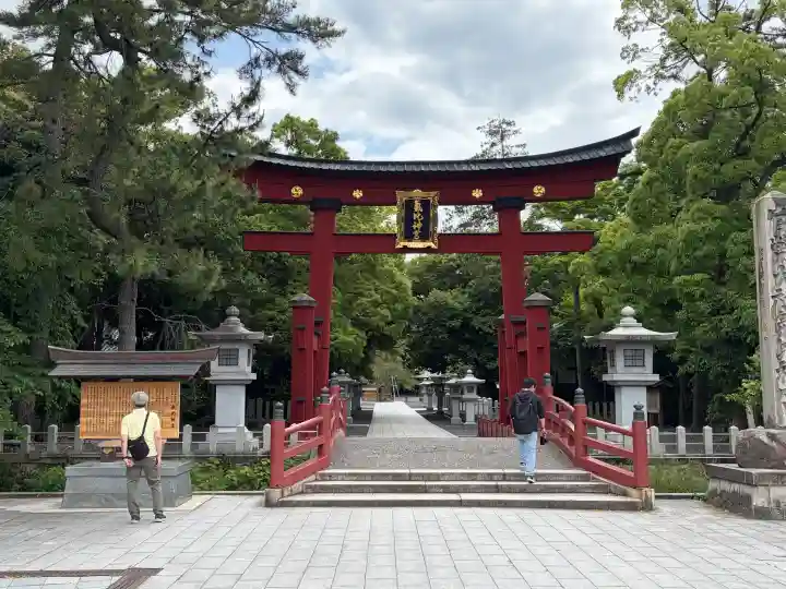 氣比神宮の{uncategorized: "未分類", other: "その他", undefined: "問題あり", building: "その他建物", grave: "お墓", sacred_gate: "鳥居", guardian: "狛犬", statue: "像", buddha: "仏像", history: "歴史", nature: "自然", garden: "庭園", animal: "動物", pagoda: "塔", temizu: "手水舎", mountain_gate: "山門・神門", sanctuary: "本殿・本堂", subordinate: "末社・摂社", art: "芸術", scenery: "景色", jizo: "地蔵", ema: "絵馬", goshuin: "御朱印", omikuji: "おみくじ", items: "授与品その他", amulet: "お守り", goshuincho: "御朱印帳", eats: "食事", festival: "お祭り", votive_dance: "神楽", shichigosan: "七五三参", wedding: "結婚式", experience: "体験その他", initially: "初詣", around: "周辺", anti_infection: "感染症対策"}