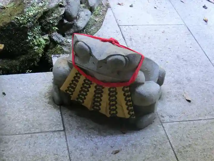 脳天大神龍王院の狛犬