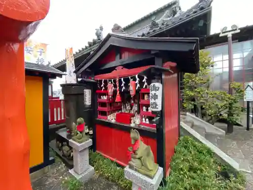 鴻神社の{uncategorized: "未分類", other: "その他", undefined: "問題あり", building: "その他建物", grave: "お墓", sacred_gate: "鳥居", guardian: "狛犬", statue: "像", buddha: "仏像", history: "歴史", nature: "自然", garden: "庭園", animal: "動物", pagoda: "塔", temizu: "手水舎", mountain_gate: "山門・神門", sanctuary: "本殿・本堂", subordinate: "末社・摂社", art: "芸術", scenery: "景色", jizo: "地蔵", ema: "絵馬", goshuin: "御朱印", omikuji: "おみくじ", items: "授与品その他", amulet: "お守り", goshuincho: "御朱印帳", eats: "食事", festival: "お祭り", votive_dance: "神楽", shichigosan: "七五三参", wedding: "結婚式", experience: "体験その他", initially: "初詣", around: "周辺", anti_infection: "感染症対策"}