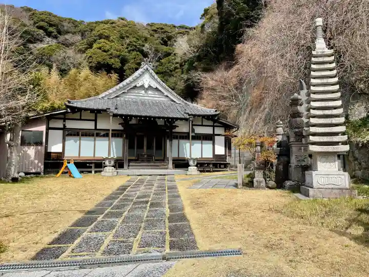 大寳寺の{uncategorized: "未分類", other: "その他", undefined: "問題あり", building: "その他建物", grave: "お墓", sacred_gate: "鳥居", guardian: "狛犬", statue: "像", buddha: "仏像", history: "歴史", nature: "自然", garden: "庭園", animal: "動物", pagoda: "塔", temizu: "手水舎", mountain_gate: "山門・神門", sanctuary: "本殿・本堂", subordinate: "末社・摂社", art: "芸術", scenery: "景色", jizo: "地蔵", ema: "絵馬", goshuin: "御朱印", omikuji: "おみくじ", items: "授与品その他", amulet: "お守り", goshuincho: "御朱印帳", eats: "食事", festival: "お祭り", votive_dance: "神楽", shichigosan: "七五三参", wedding: "結婚式", experience: "体験その他", initially: "初詣", around: "周辺", anti_infection: "感染症対策"}