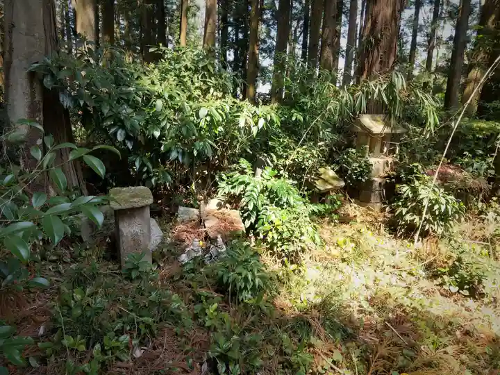高岩神社の末社・摂社