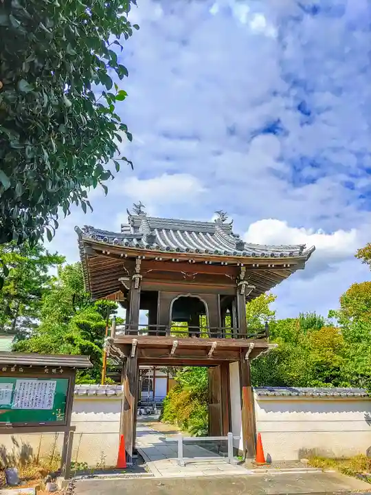 光明寺の山門・神門