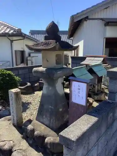 稲荷神社、他不明社　五郎丸初生地　山神のその他建物