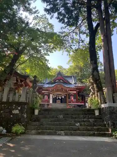 山中諏訪神社の本殿