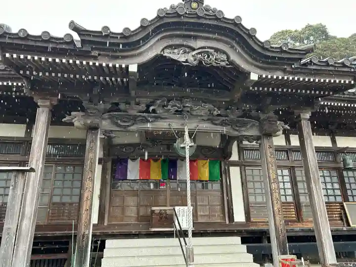 日運寺の{uncategorized: "未分類", other: "その他", undefined: "問題あり", building: "その他建物", grave: "お墓", sacred_gate: "鳥居", guardian: "狛犬", statue: "像", buddha: "仏像", history: "歴史", nature: "自然", garden: "庭園", animal: "動物", pagoda: "塔", temizu: "手水舎", mountain_gate: "山門・神門", sanctuary: "本殿・本堂", subordinate: "末社・摂社", art: "芸術", scenery: "景色", jizo: "地蔵", ema: "絵馬", goshuin: "御朱印", omikuji: "おみくじ", items: "授与品その他", amulet: "お守り", goshuincho: "御朱印帳", eats: "食事", festival: "お祭り", votive_dance: "神楽", shichigosan: "七五三参", wedding: "結婚式", experience: "体験その他", initially: "初詣", around: "周辺", anti_infection: "感染症対策"}