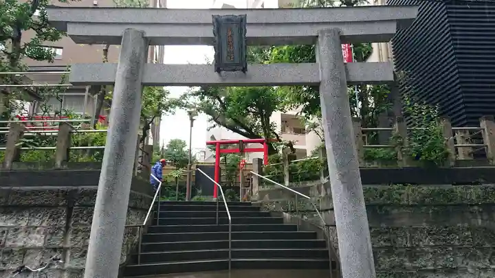 妻戀神社の鳥居