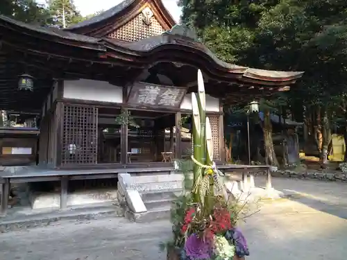 油日神社の本殿