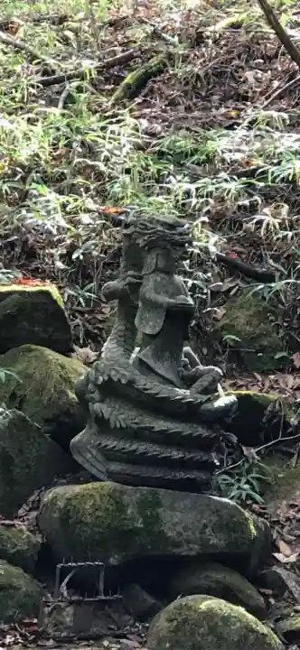 古峯神社の{uncategorized: "未分類", other: "その他", undefined: "問題あり", building: "その他建物", grave: "お墓", sacred_gate: "鳥居", guardian: "狛犬", statue: "像", buddha: "仏像", history: "歴史", nature: "自然", garden: "庭園", animal: "動物", pagoda: "塔", temizu: "手水舎", mountain_gate: "山門・神門", sanctuary: "本殿・本堂", subordinate: "末社・摂社", art: "芸術", scenery: "景色", jizo: "地蔵", ema: "絵馬", goshuin: "御朱印", omikuji: "おみくじ", items: "授与品その他", amulet: "お守り", goshuincho: "御朱印帳", eats: "食事", festival: "お祭り", votive_dance: "神楽", shichigosan: "七五三参", wedding: "結婚式", experience: "体験その他", initially: "初詣", around: "周辺", anti_infection: "感染症対策"}