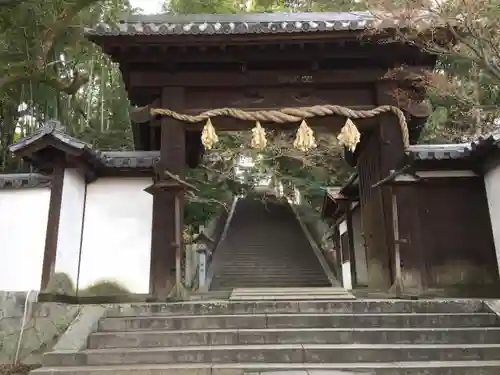 東雲神社の山門・神門