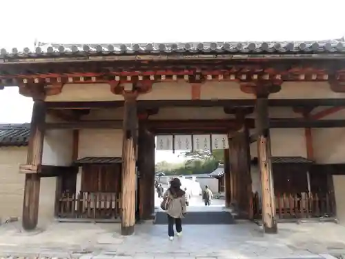法隆寺の山門・神門