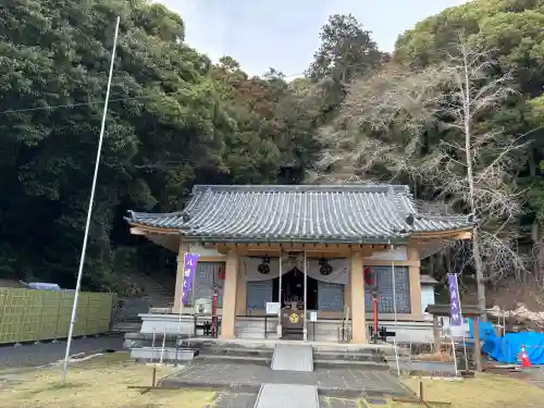 八幡神社の{uncategorized: "未分類", other: "その他", undefined: "問題あり", building: "その他建物", grave: "お墓", sacred_gate: "鳥居", guardian: "狛犬", statue: "像", buddha: "仏像", history: "歴史", nature: "自然", garden: "庭園", animal: "動物", pagoda: "塔", temizu: "手水舎", mountain_gate: "山門・神門", sanctuary: "本殿・本堂", subordinate: "末社・摂社", art: "芸術", scenery: "景色", jizo: "地蔵", ema: "絵馬", goshuin: "御朱印", omikuji: "おみくじ", items: "授与品その他", amulet: "お守り", goshuincho: "御朱印帳", eats: "食事", festival: "お祭り", votive_dance: "神楽", shichigosan: "七五三参", wedding: "結婚式", experience: "体験その他", initially: "初詣", around: "周辺", anti_infection: "感染症対策"}