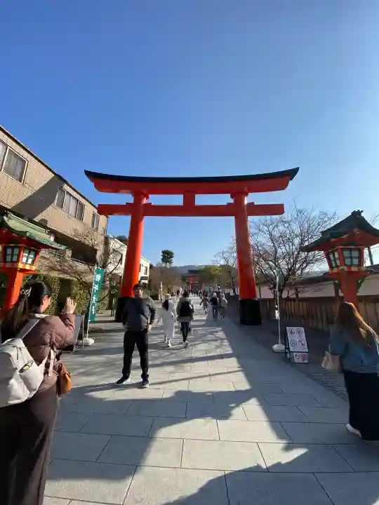 伏見稲荷大社の{uncategorized: "未分類", other: "その他", undefined: "問題あり", building: "その他建物", grave: "お墓", sacred_gate: "鳥居", guardian: "狛犬", statue: "像", buddha: "仏像", history: "歴史", nature: "自然", garden: "庭園", animal: "動物", pagoda: "塔", temizu: "手水舎", mountain_gate: "山門・神門", sanctuary: "本殿・本堂", subordinate: "末社・摂社", art: "芸術", scenery: "景色", jizo: "地蔵", ema: "絵馬", goshuin: "御朱印", omikuji: "おみくじ", items: "授与品その他", amulet: "お守り", goshuincho: "御朱印帳", eats: "食事", festival: "お祭り", votive_dance: "神楽", shichigosan: "七五三参", wedding: "結婚式", experience: "体験その他", initially: "初詣", around: "周辺", anti_infection: "感染症対策"}