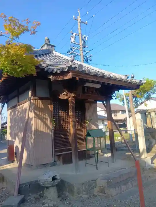 九所神社の{uncategorized: "未分類", other: "その他", undefined: "問題あり", building: "その他建物", grave: "お墓", sacred_gate: "鳥居", guardian: "狛犬", statue: "像", buddha: "仏像", history: "歴史", nature: "自然", garden: "庭園", animal: "動物", pagoda: "塔", temizu: "手水舎", mountain_gate: "山門・神門", sanctuary: "本殿・本堂", subordinate: "末社・摂社", art: "芸術", scenery: "景色", jizo: "地蔵", ema: "絵馬", goshuin: "御朱印", omikuji: "おみくじ", items: "授与品その他", amulet: "お守り", goshuincho: "御朱印帳", eats: "食事", festival: "お祭り", votive_dance: "神楽", shichigosan: "七五三参", wedding: "結婚式", experience: "体験その他", initially: "初詣", around: "周辺", anti_infection: "感染症対策"}