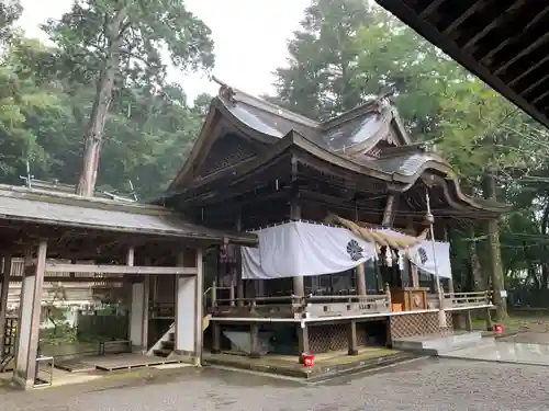 西寒多神社の本殿