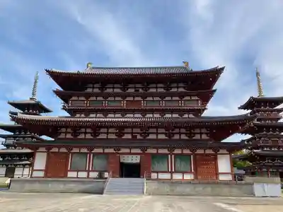 薬師寺の本殿・本堂