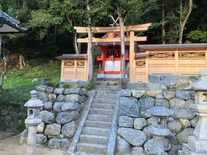 忍坂坐生根神社の末社・摂社