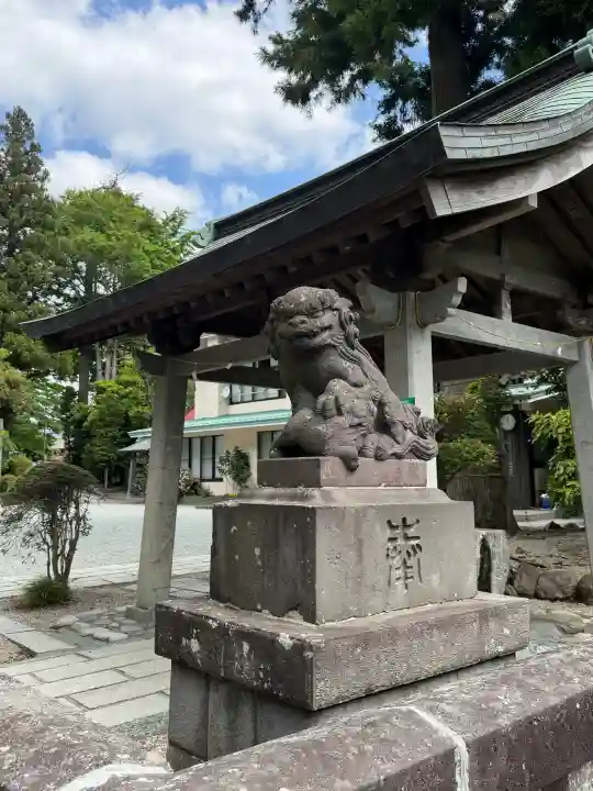 新橋浅間神社の{uncategorized: "未分類", other: "その他", undefined: "問題あり", building: "その他建物", grave: "お墓", sacred_gate: "鳥居", guardian: "狛犬", statue: "像", buddha: "仏像", history: "歴史", nature: "自然", garden: "庭園", animal: "動物", pagoda: "塔", temizu: "手水舎", mountain_gate: "山門・神門", sanctuary: "本殿・本堂", subordinate: "末社・摂社", art: "芸術", scenery: "景色", jizo: "地蔵", ema: "絵馬", goshuin: "御朱印", omikuji: "おみくじ", items: "授与品その他", amulet: "お守り", goshuincho: "御朱印帳", eats: "食事", festival: "お祭り", votive_dance: "神楽", shichigosan: "七五三参", wedding: "結婚式", experience: "体験その他", initially: "初詣", around: "周辺", anti_infection: "感染症対策"}