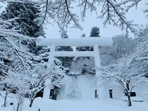 土津神社｜こどもと出世の神さまの鳥居