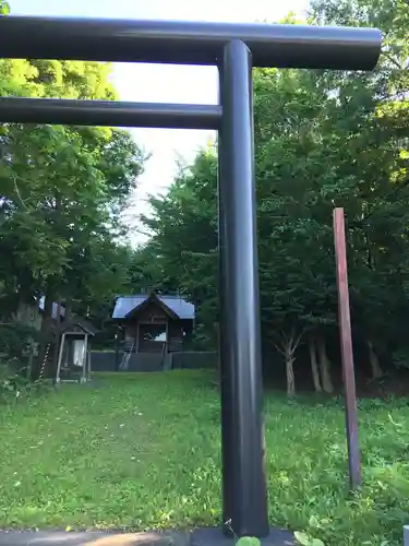 張碓稲荷神社の鳥居