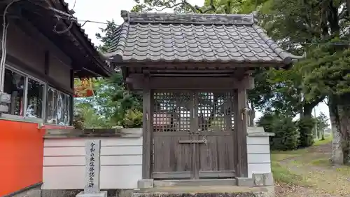 岩崎神社の山門・神門