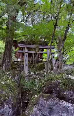 石山寺の{uncategorized: "未分類", other: "その他", undefined: "問題あり", building: "その他建物", grave: "お墓", sacred_gate: "鳥居", guardian: "狛犬", statue: "像", buddha: "仏像", history: "歴史", nature: "自然", garden: "庭園", animal: "動物", pagoda: "塔", temizu: "手水舎", mountain_gate: "山門・神門", sanctuary: "本殿・本堂", subordinate: "末社・摂社", art: "芸術", scenery: "景色", jizo: "地蔵", ema: "絵馬", goshuin: "御朱印", omikuji: "おみくじ", items: "授与品その他", amulet: "お守り", goshuincho: "御朱印帳", eats: "食事", festival: "お祭り", votive_dance: "神楽", shichigosan: "七五三参", wedding: "結婚式", experience: "体験その他", initially: "初詣", around: "周辺", anti_infection: "感染症対策"}