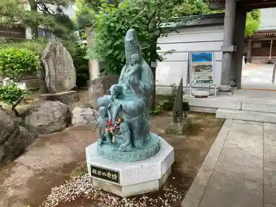 密蔵寺の{uncategorized: "未分類", other: "その他", undefined: "問題あり", building: "その他建物", grave: "お墓", sacred_gate: "鳥居", guardian: "狛犬", statue: "像", buddha: "仏像", history: "歴史", nature: "自然", garden: "庭園", animal: "動物", pagoda: "塔", temizu: "手水舎", mountain_gate: "山門・神門", sanctuary: "本殿・本堂", subordinate: "末社・摂社", art: "芸術", scenery: "景色", jizo: "地蔵", ema: "絵馬", goshuin: "御朱印", omikuji: "おみくじ", items: "授与品その他", amulet: "お守り", goshuincho: "御朱印帳", eats: "食事", festival: "お祭り", votive_dance: "神楽", shichigosan: "七五三参", wedding: "結婚式", experience: "体験その他", initially: "初詣", around: "周辺", anti_infection: "感染症対策"}