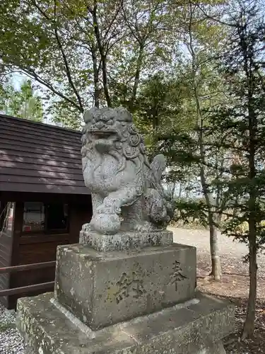 愛國神社の狛犬