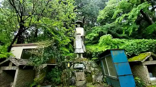 長岳寺の像