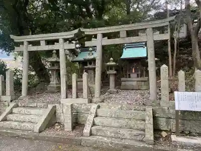 福良八幡神社の{uncategorized: "未分類", other: "その他", undefined: "問題あり", building: "その他建物", grave: "お墓", sacred_gate: "鳥居", guardian: "狛犬", statue: "像", buddha: "仏像", history: "歴史", nature: "自然", garden: "庭園", animal: "動物", pagoda: "塔", temizu: "手水舎", mountain_gate: "山門・神門", sanctuary: "本殿・本堂", subordinate: "末社・摂社", art: "芸術", scenery: "景色", jizo: "地蔵", ema: "絵馬", goshuin: "御朱印", omikuji: "おみくじ", items: "授与品その他", amulet: "お守り", goshuincho: "御朱印帳", eats: "食事", festival: "お祭り", votive_dance: "神楽", shichigosan: "七五三参", wedding: "結婚式", experience: "体験その他", initially: "初詣", around: "周辺", anti_infection: "感染症対策"}