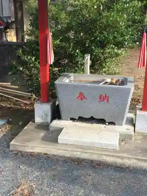 稲荷神社の手水舎