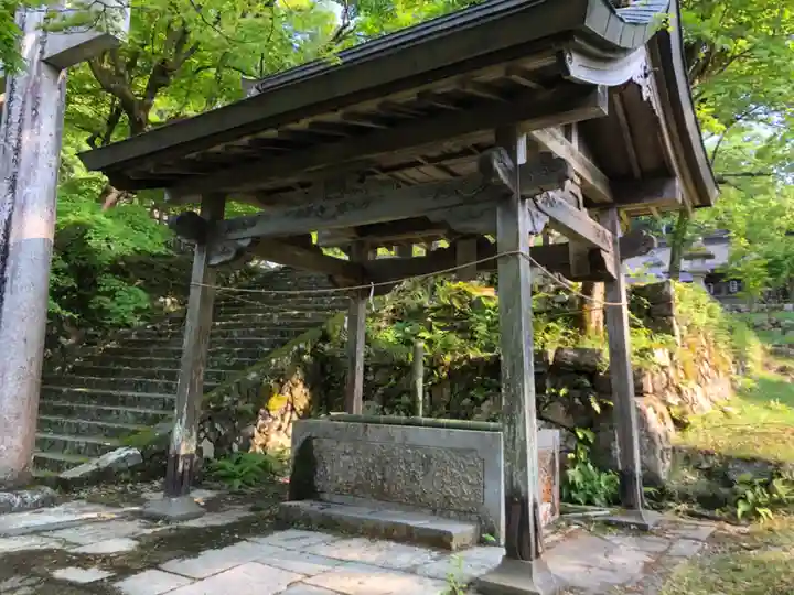 養父神社の手水舎