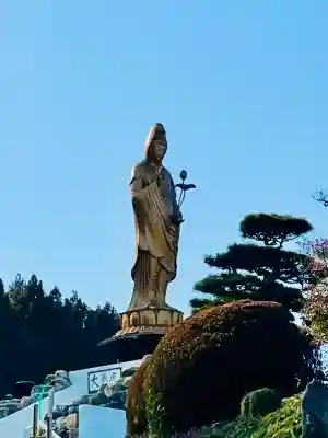威徳院 極楽寺の{uncategorized: "未分類", other: "その他", undefined: "問題あり", building: "その他建物", grave: "お墓", sacred_gate: "鳥居", guardian: "狛犬", statue: "像", buddha: "仏像", history: "歴史", nature: "自然", garden: "庭園", animal: "動物", pagoda: "塔", temizu: "手水舎", mountain_gate: "山門・神門", sanctuary: "本殿・本堂", subordinate: "末社・摂社", art: "芸術", scenery: "景色", jizo: "地蔵", ema: "絵馬", goshuin: "御朱印", omikuji: "おみくじ", items: "授与品その他", amulet: "お守り", goshuincho: "御朱印帳", eats: "食事", festival: "お祭り", votive_dance: "神楽", shichigosan: "七五三参", wedding: "結婚式", experience: "体験その他", initially: "初詣", around: "周辺", anti_infection: "感染症対策"}