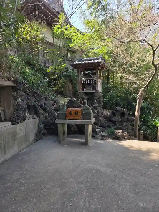 冨士浅間神社の{uncategorized: "未分類", other: "その他", undefined: "問題あり", building: "その他建物", grave: "お墓", sacred_gate: "鳥居", guardian: "狛犬", statue: "像", buddha: "仏像", history: "歴史", nature: "自然", garden: "庭園", animal: "動物", pagoda: "塔", temizu: "手水舎", mountain_gate: "山門・神門", sanctuary: "本殿・本堂", subordinate: "末社・摂社", art: "芸術", scenery: "景色", jizo: "地蔵", ema: "絵馬", goshuin: "御朱印", omikuji: "おみくじ", items: "授与品その他", amulet: "お守り", goshuincho: "御朱印帳", eats: "食事", festival: "お祭り", votive_dance: "神楽", shichigosan: "七五三参", wedding: "結婚式", experience: "体験その他", initially: "初詣", around: "周辺", anti_infection: "感染症対策"}