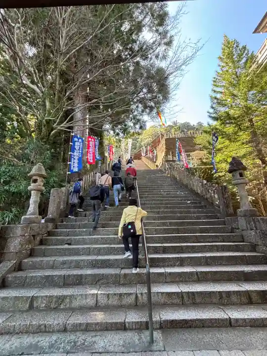 青岸渡寺の{uncategorized: "未分類", other: "その他", undefined: "問題あり", building: "その他建物", grave: "お墓", sacred_gate: "鳥居", guardian: "狛犬", statue: "像", buddha: "仏像", history: "歴史", nature: "自然", garden: "庭園", animal: "動物", pagoda: "塔", temizu: "手水舎", mountain_gate: "山門・神門", sanctuary: "本殿・本堂", subordinate: "末社・摂社", art: "芸術", scenery: "景色", jizo: "地蔵", ema: "絵馬", goshuin: "御朱印", omikuji: "おみくじ", items: "授与品その他", amulet: "お守り", goshuincho: "御朱印帳", eats: "食事", festival: "お祭り", votive_dance: "神楽", shichigosan: "七五三参", wedding: "結婚式", experience: "体験その他", initially: "初詣", around: "周辺", anti_infection: "感染症対策"}