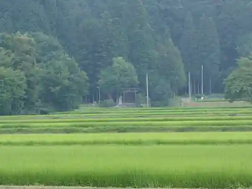 都祁山口神社の周辺