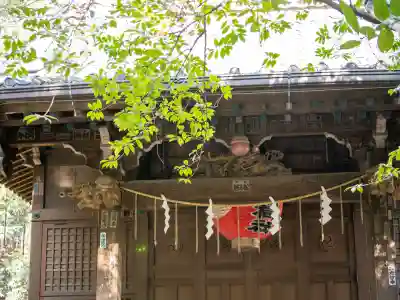 四合稲荷神社の{uncategorized: "未分類", other: "その他", undefined: "問題あり", building: "その他建物", grave: "お墓", sacred_gate: "鳥居", guardian: "狛犬", statue: "像", buddha: "仏像", history: "歴史", nature: "自然", garden: "庭園", animal: "動物", pagoda: "塔", temizu: "手水舎", mountain_gate: "山門・神門", sanctuary: "本殿・本堂", subordinate: "末社・摂社", art: "芸術", scenery: "景色", jizo: "地蔵", ema: "絵馬", goshuin: "御朱印", omikuji: "おみくじ", items: "授与品その他", amulet: "お守り", goshuincho: "御朱印帳", eats: "食事", festival: "お祭り", votive_dance: "神楽", shichigosan: "七五三参", wedding: "結婚式", experience: "体験その他", initially: "初詣", around: "周辺", anti_infection: "感染症対策"}